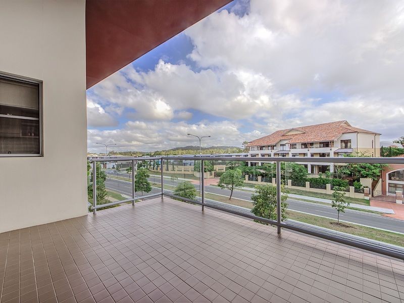 220/60 Riverwalk Avenue, Robina QLD 4226