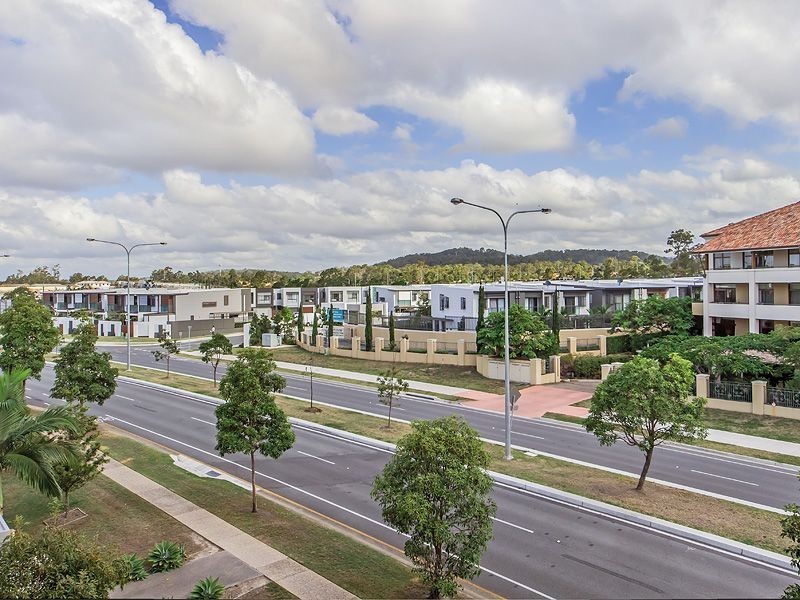 220/60 Riverwalk Avenue, Robina QLD 4226