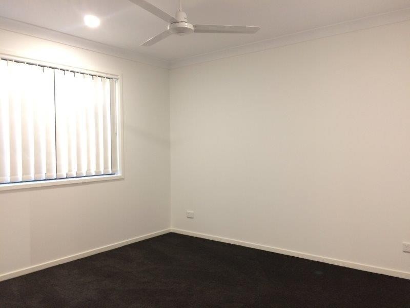 27 Hill Drive, Pimpama QLD 4209