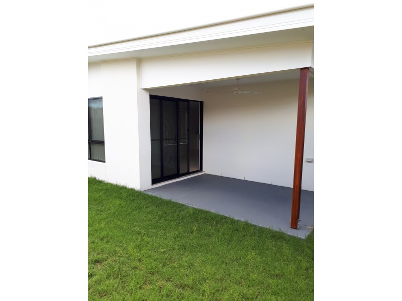 27 Hill Drive, Pimpama QLD 4209