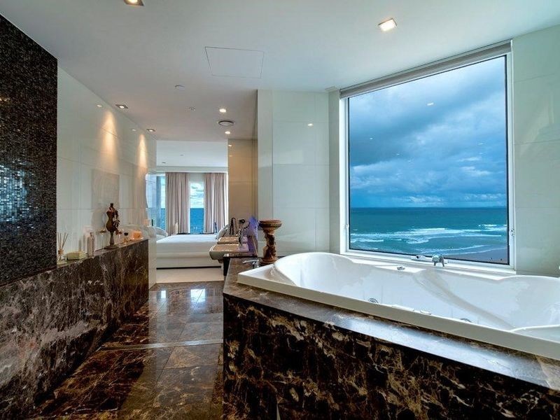 1 Enderley Avenue, Surfers Paradise QLD 4217