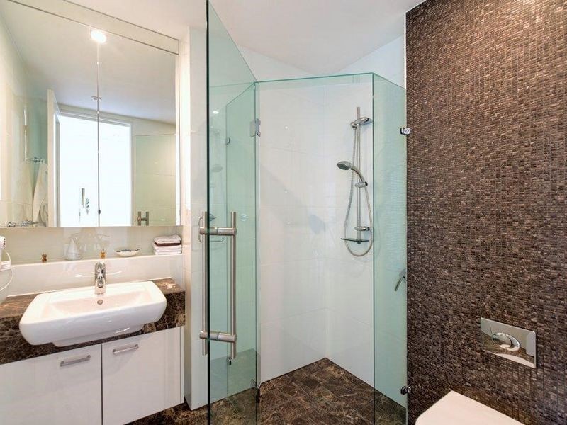 1 Enderley Avenue, Surfers Paradise QLD 4217