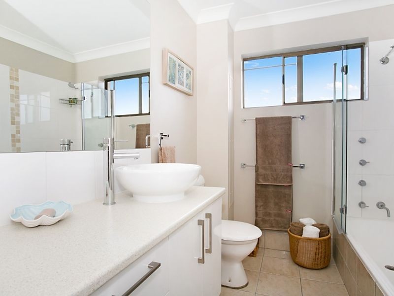 2/7 Campbell Street, Sorrento QLD 4217