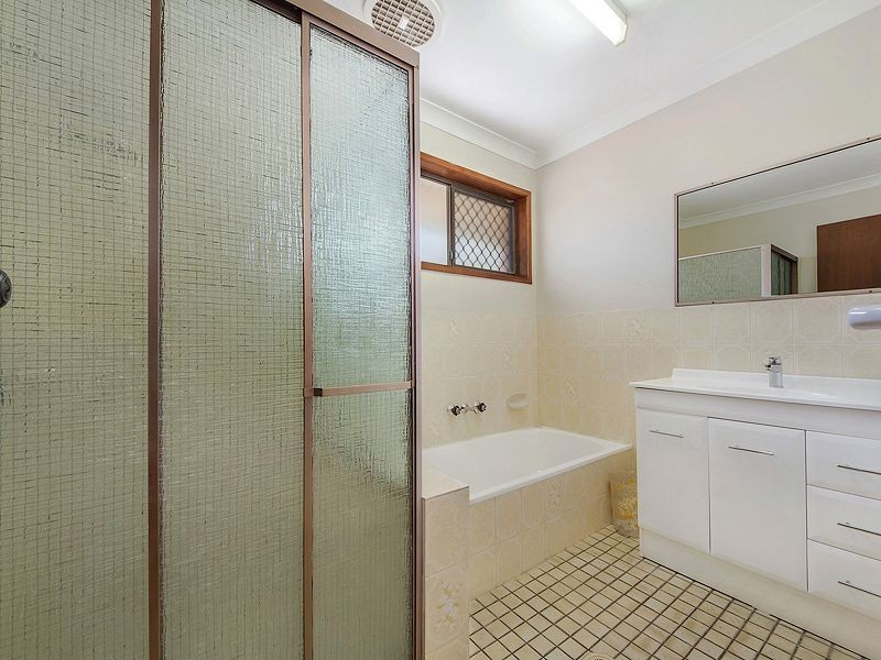 50 Volante Crescent, Mermaid Waters QLD 4218