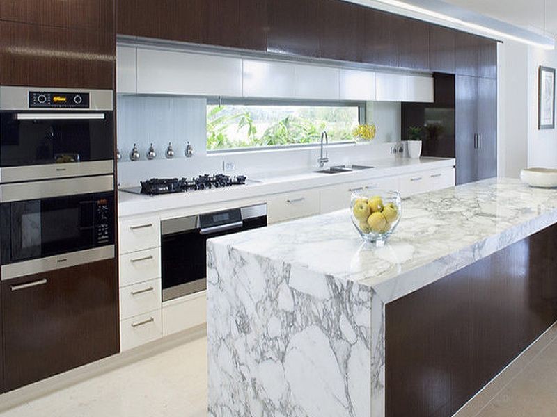 11 Holland Court, Broadbeach Waters QLD 4218