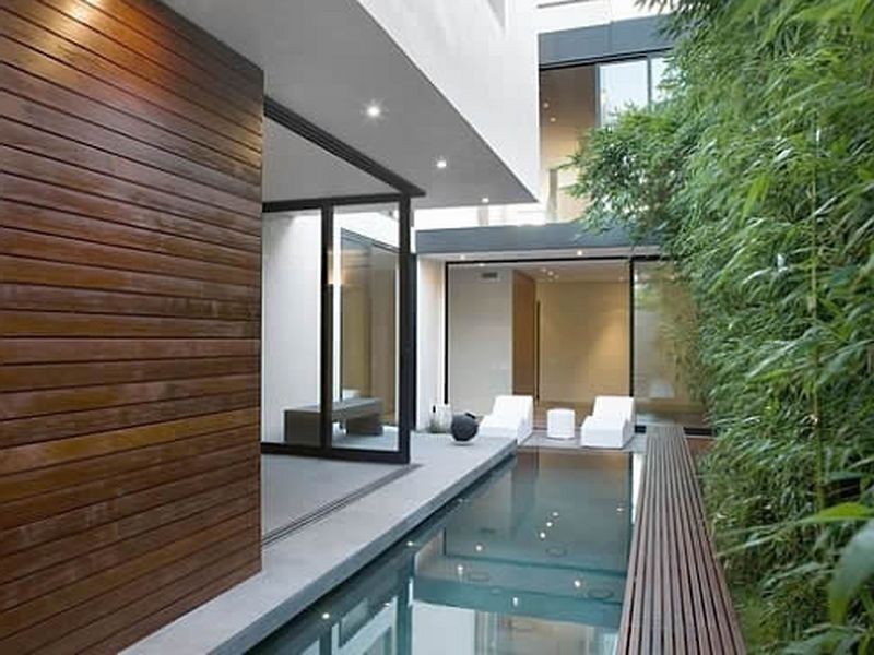 11 Holland Court, Broadbeach Waters QLD 4218