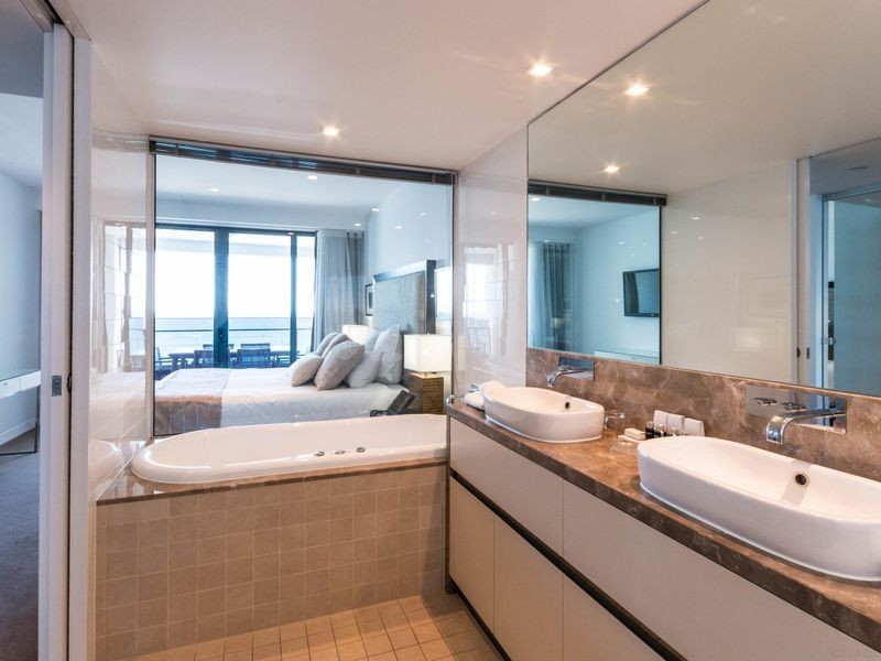 804/4 The Esplanade, Surfers Paradise QLD 4217