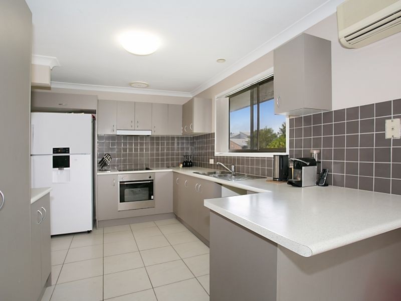 61 Volante Crescent, Mermaid Waters QLD 4218