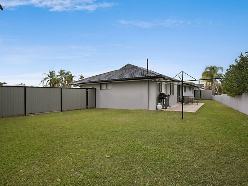 61 Volante Crescent, Mermaid Waters QLD 4218