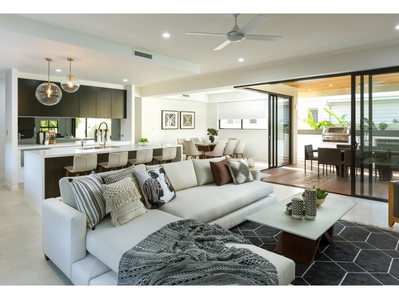 24 Remo Street, Isle Of Capri QLD 4217