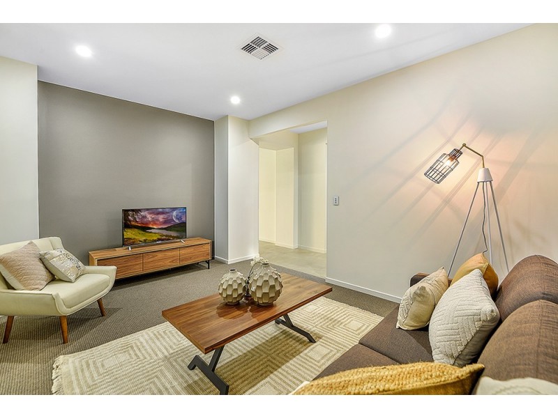 24 Remo Street, Isle Of Capri QLD 4217