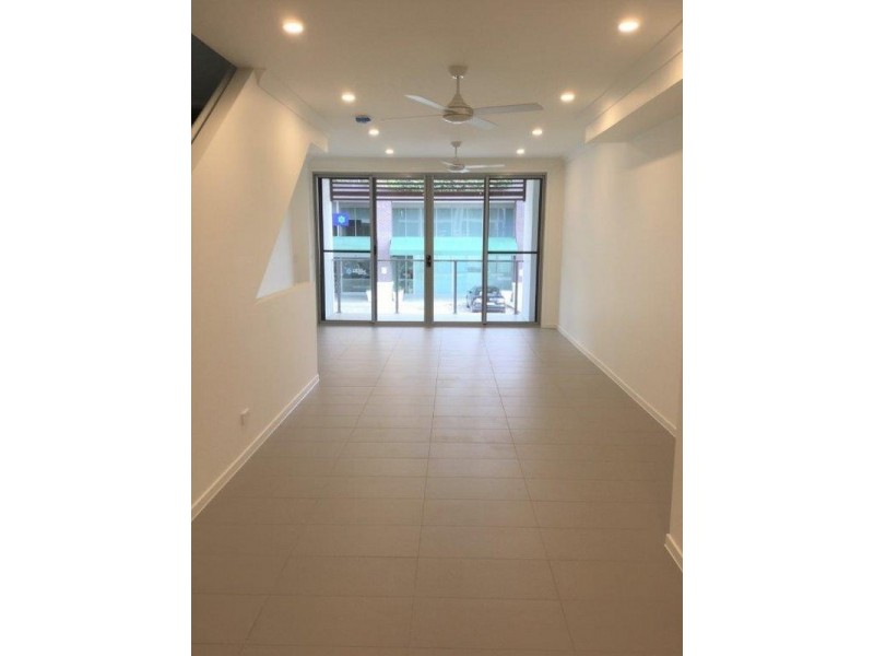 Villa 35/3028 The Boulevard, Carrara QLD 4211