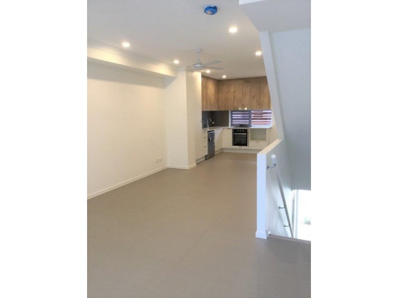 Villa 35/3028 The Boulevard, Carrara QLD 4211