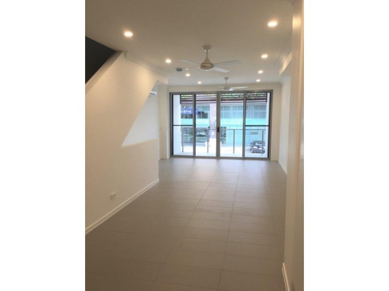 Villa 35/3028 The Boulevard, Carrara QLD 4211