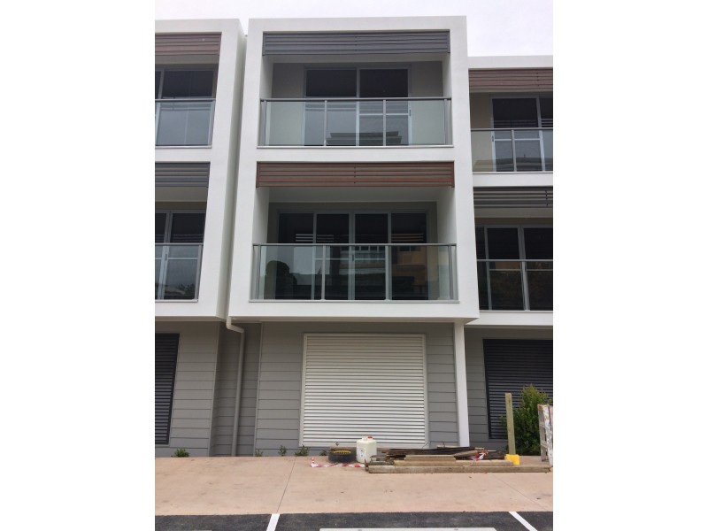 Villa 35/3028 The Boulevard, Carrara QLD 4211