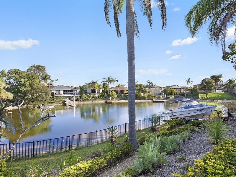 2 Dale Court, Sorrento QLD 4217