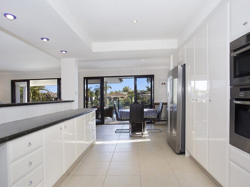2 Dale Court, Sorrento QLD 4217