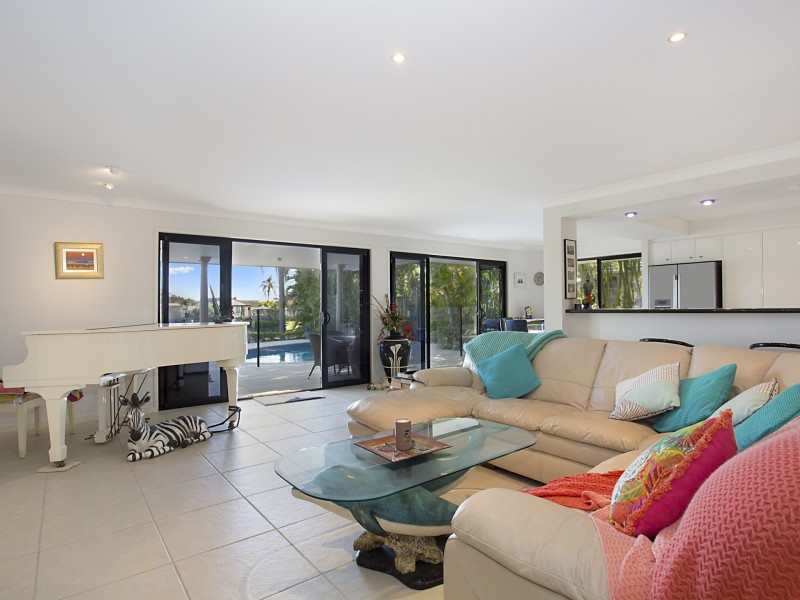 2 Dale Court, Sorrento QLD 4217