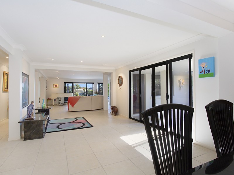 2 Dale Court, Sorrento QLD 4217