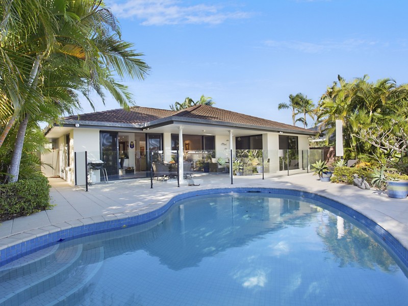 2 Dale Court, Sorrento QLD 4217