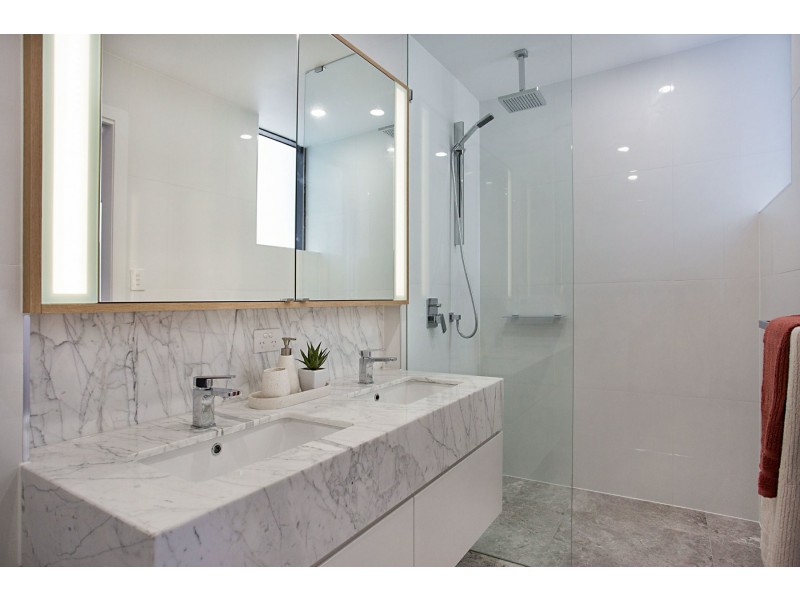 95 Old Burleigh Road, Broadbeach QLD 4218