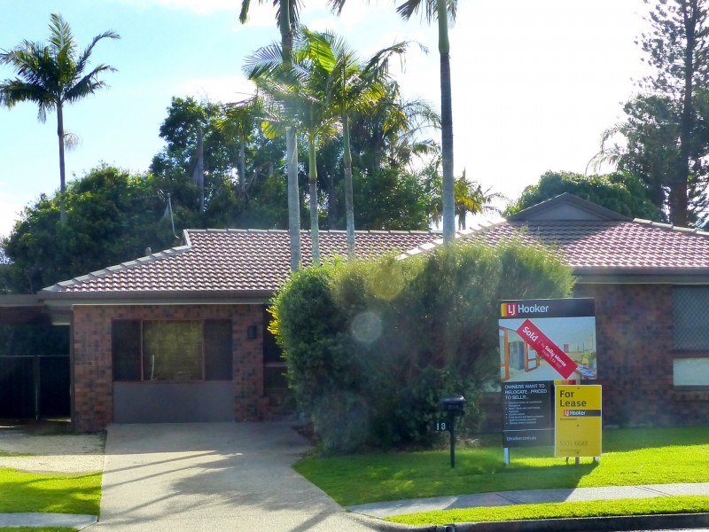 13 Collins Crescent, Benowa QLD 4217