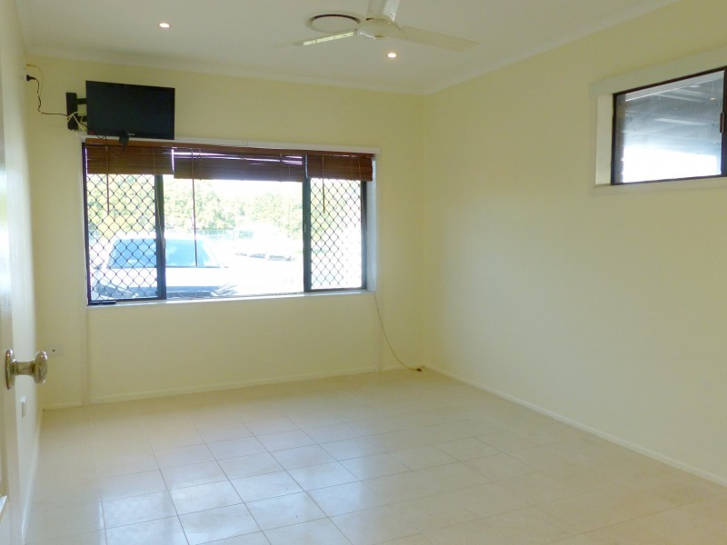 13 Collins Crescent, Benowa QLD 4217