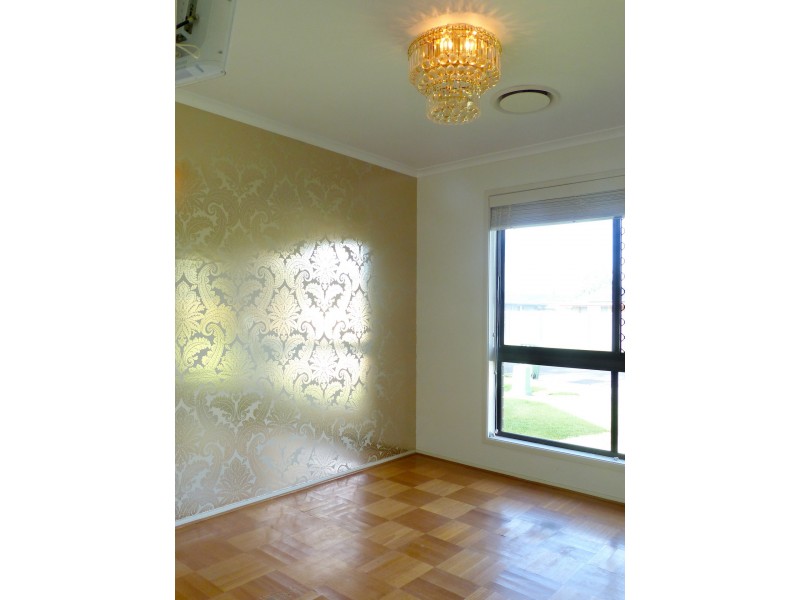 13 Collins Crescent, Benowa QLD 4217