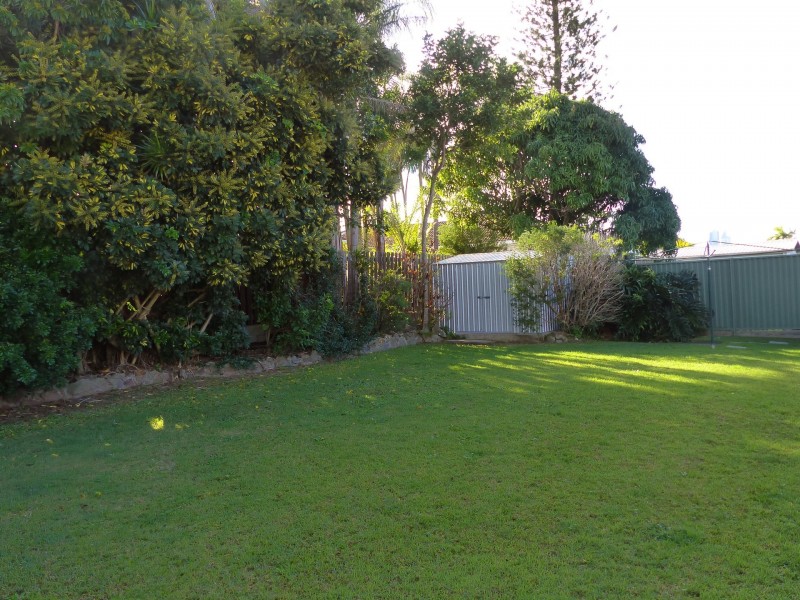 13 Collins Crescent, Benowa QLD 4217