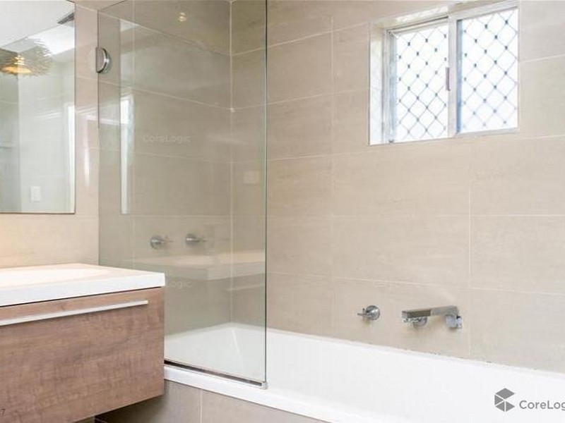 24 Leyte Avenue, Palm Beach QLD 4221