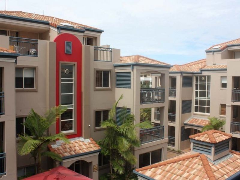 8/21 Peerless Avenue, Mermaid Beach QLD 4218