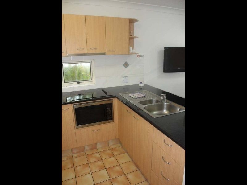8/21 Peerless Avenue, Mermaid Beach QLD 4218
