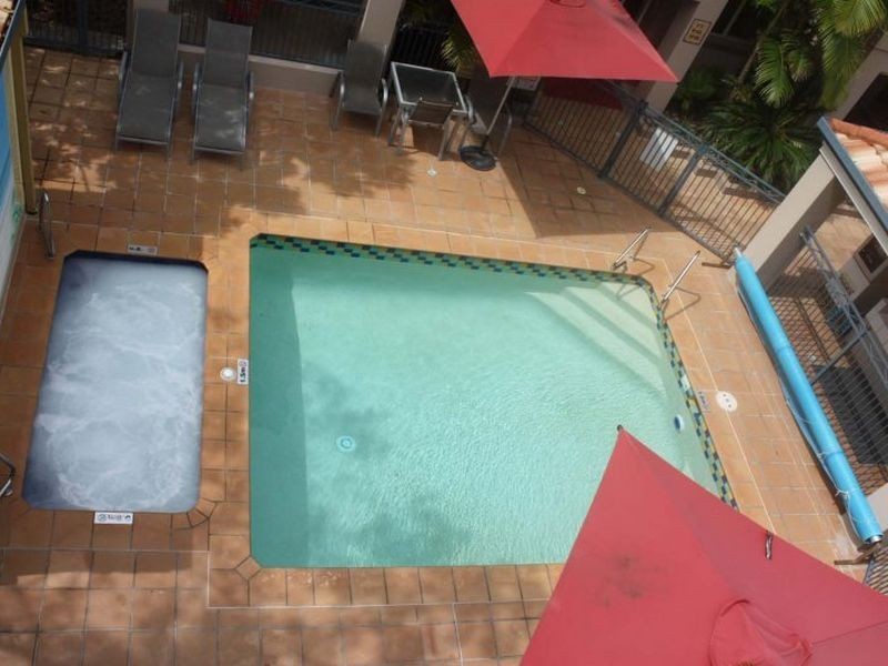 8/21 Peerless Avenue, Mermaid Beach QLD 4218
