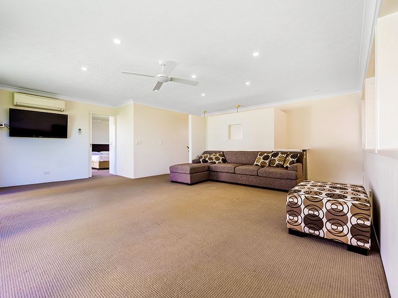 11/8 Queensland Avenue, Broadbeach QLD 4218