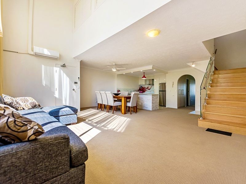 11/8 Queensland Avenue, Broadbeach QLD 4218