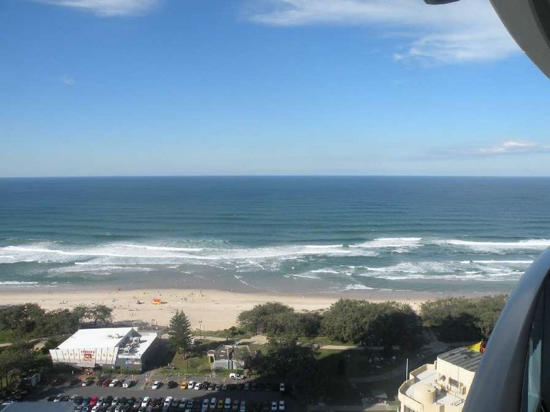 21/1 Oracle Boulevard Tower One, Broadbeach QLD 4218