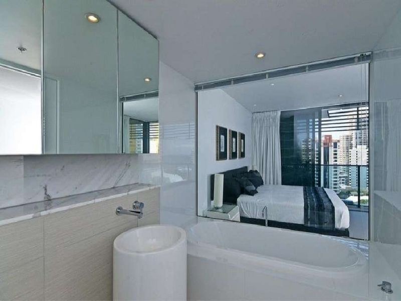 21/1 Oracle Boulevard Tower One, Broadbeach QLD 4218