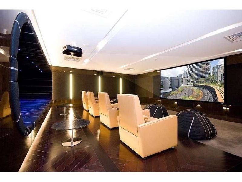 21/1 Oracle Boulevard Tower One, Broadbeach QLD 4218