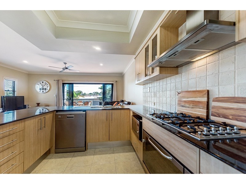 2/46 Dawn Parade, Miami QLD 4220