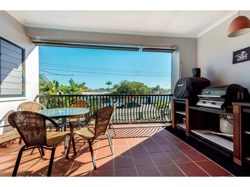 2/46 Dawn Parade, Miami QLD 4220