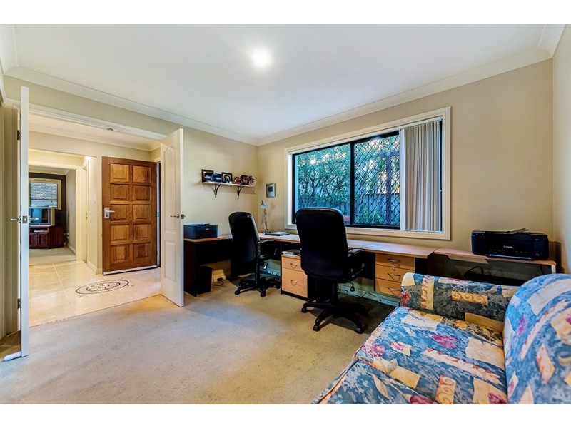 2/46 Dawn Parade, Miami QLD 4220