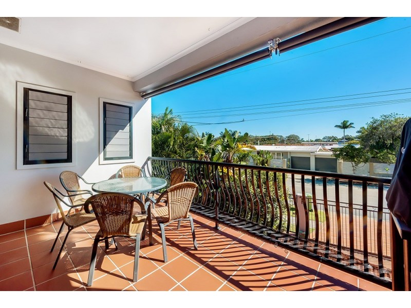 2/46 Dawn Parade, Miami QLD 4220