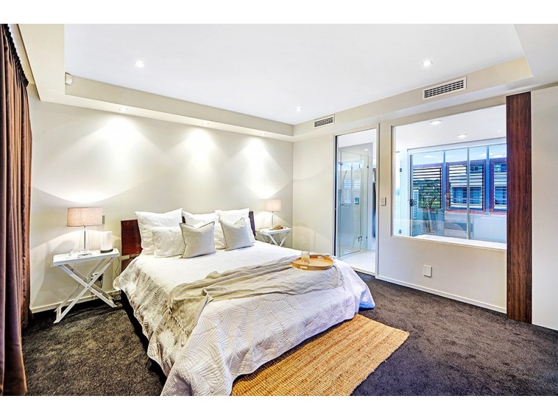4/13 Second Avenue, Broadbeach QLD 4218