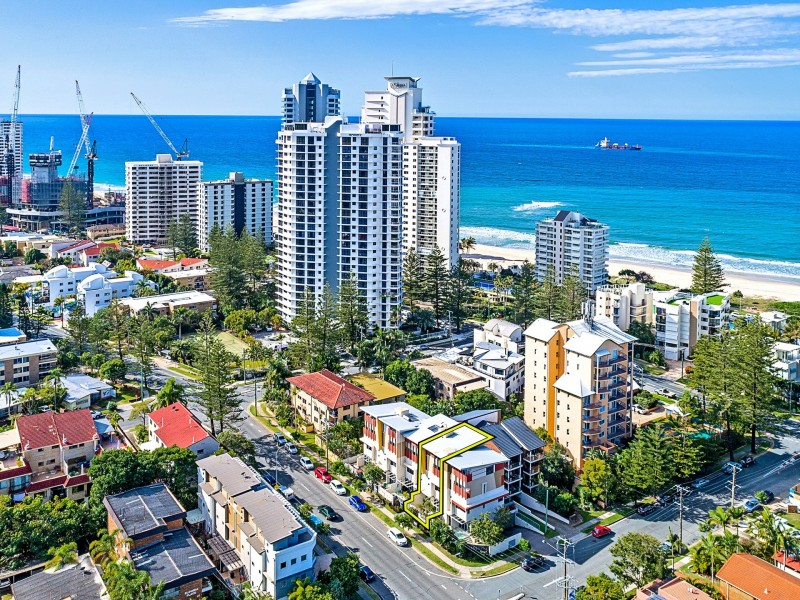 4/13 Second Avenue, Broadbeach QLD 4218