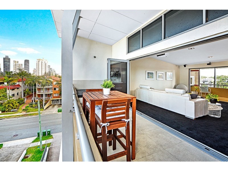 4/13 Second Avenue, Broadbeach QLD 4218