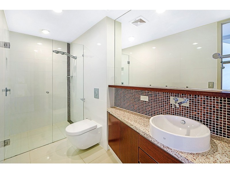4/13 Second Avenue, Broadbeach QLD 4218