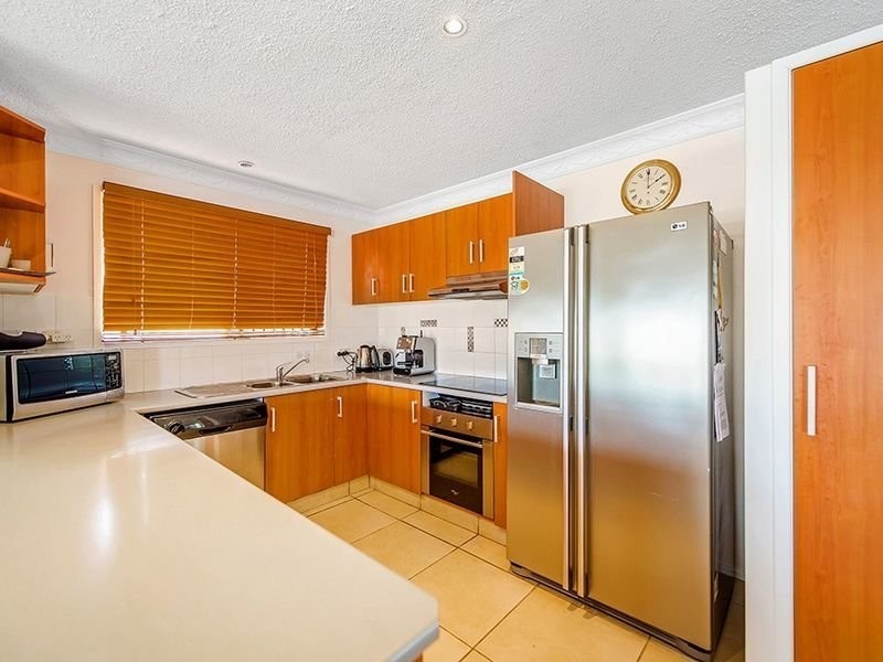 18 Coobowie Street, Broadbeach Waters QLD 4218