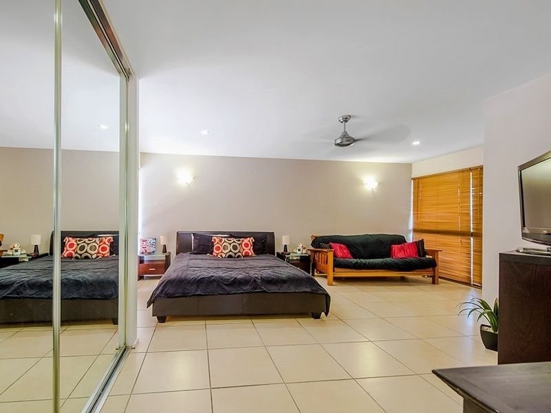 18 Coobowie Street, Broadbeach Waters QLD 4218