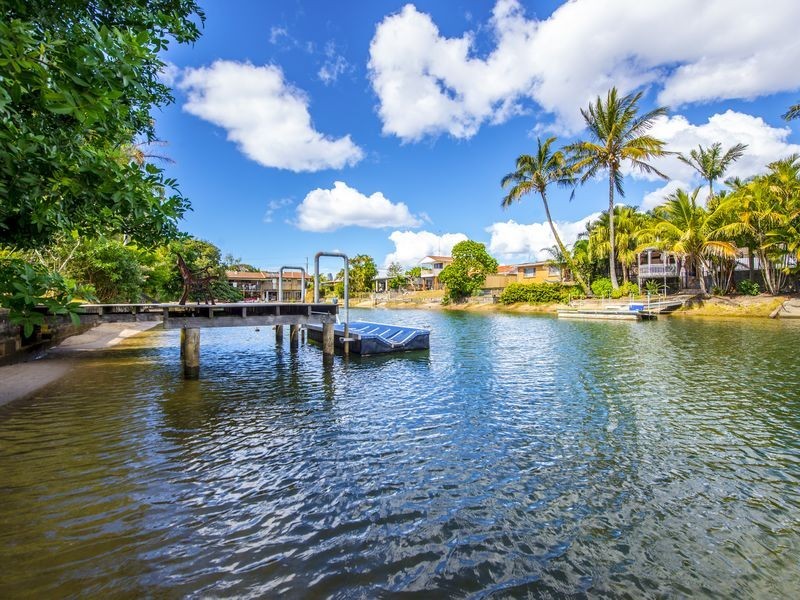 8 Costa Court, Broadbeach Waters QLD 4218