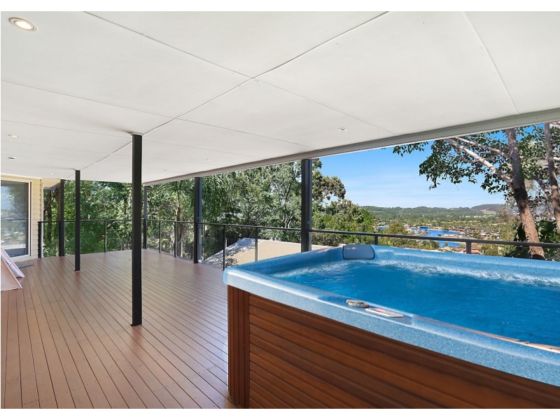 64 Doubleview Drive, Elanora QLD 4221